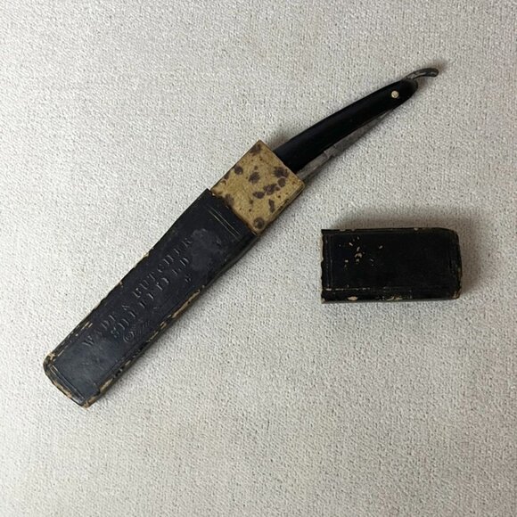 Antique Wade & Butcher Shaving "Bow" Straight Razor + Coffin Case (1900s) - Picture 3 of 8